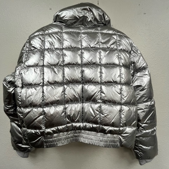 J Crew Cropped puffer jacket in metallic silver with PrimaLoft® - Picture 4 of 5